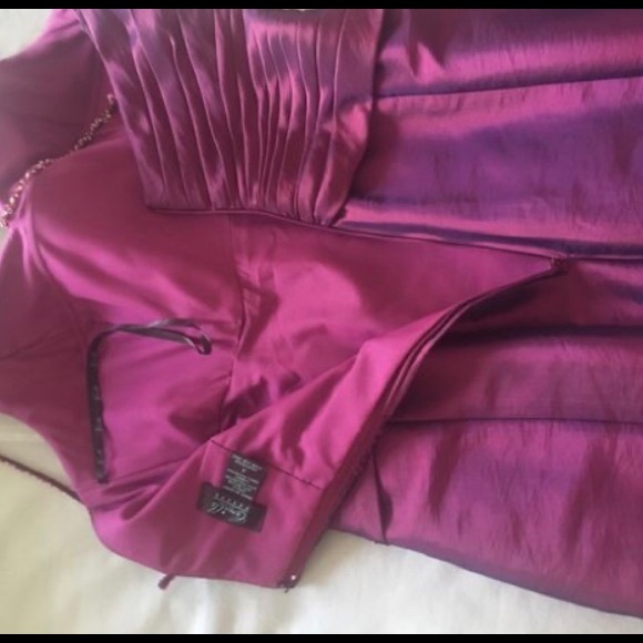 Evening Bridesmaids mermaid dress, Size 4 petite - Picture 8 of 12